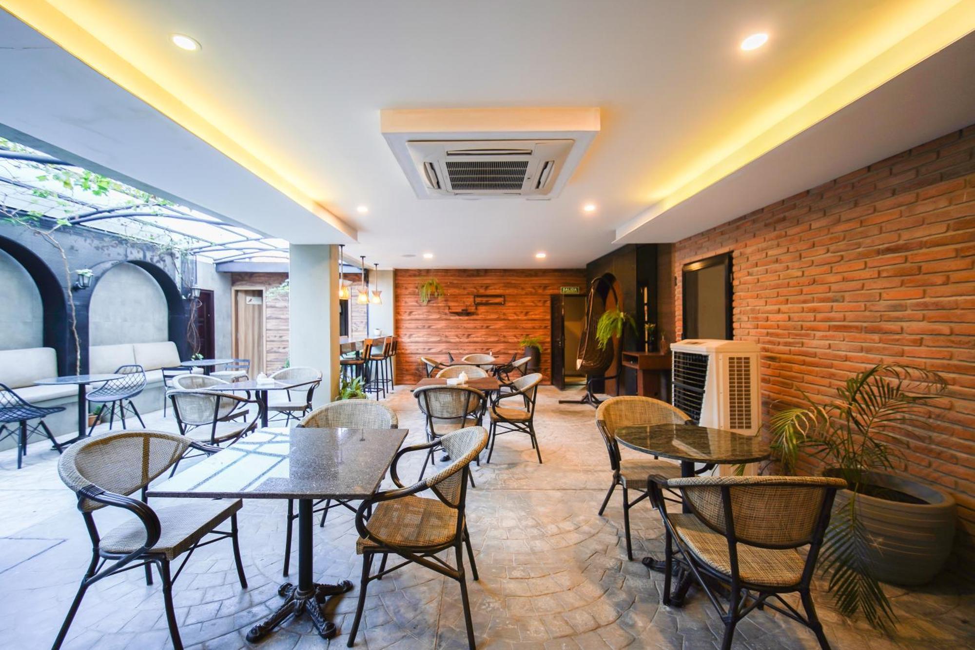 Chairu Eco 4*
